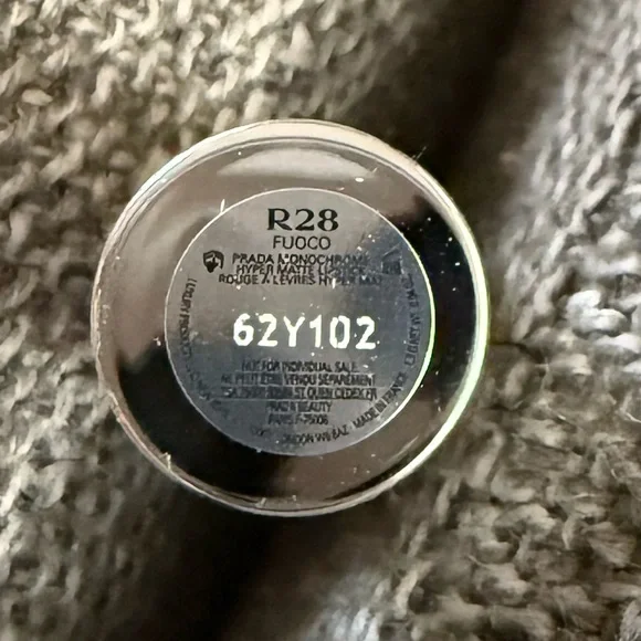 Prada Monochrome Soft Matter Lipstick R28 Fuoco Hyper Matte Miniature 1.3 g New - Picture 8 of 9